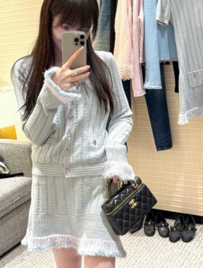 Костюм женский