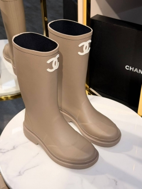 Резиновые сапоги