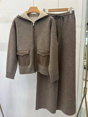 Костюм спортивный