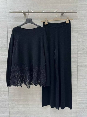 Костюм женский