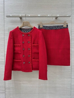  Костюм женский