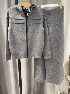 Двусторонний костюм