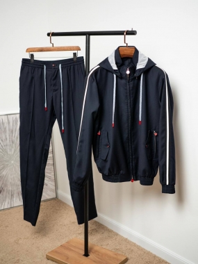 Костюм спортивный