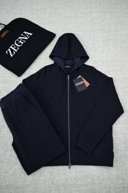 Костюм спортивный