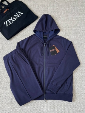 Костюм спортивный