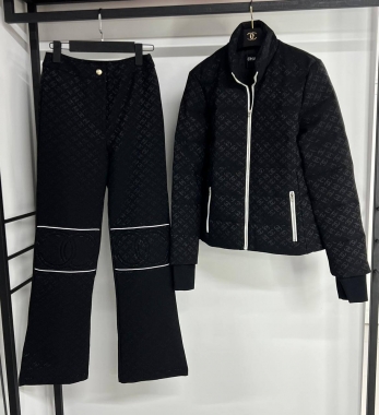 Костюм женский