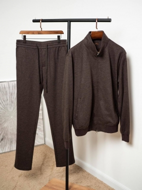 Костюм спортивный