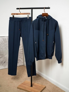 Костюм спортивный