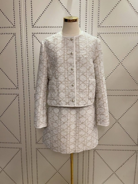 Костюм женский