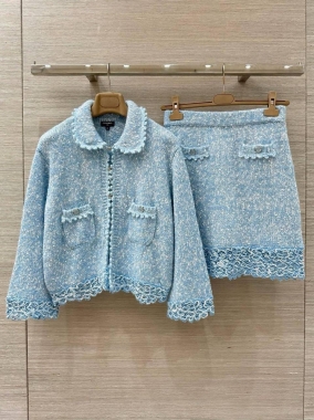 Костюм женский