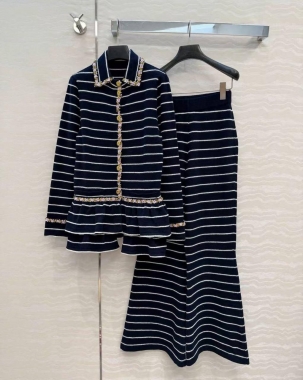 Костюм женский