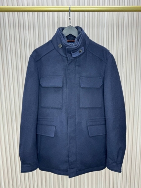 Кашемировая куртка  со съемным воротником из овчины.