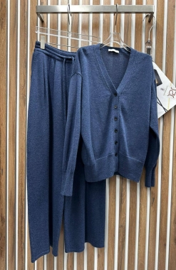 Костюм женский