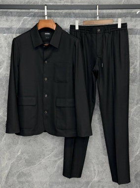 Костюм мужской