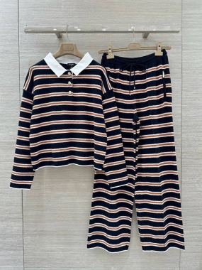 Костюм женский