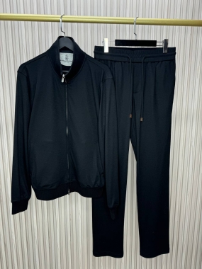 Костюм спортивный