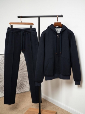  Костюм спортивный