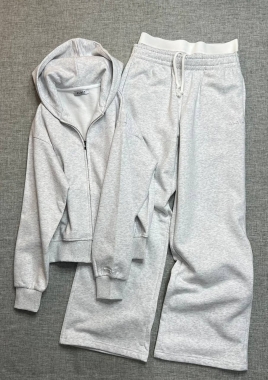 Костюм спортивный