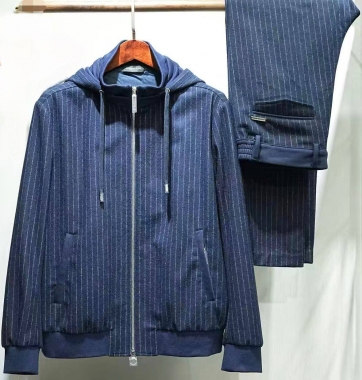 Костюм спортивный