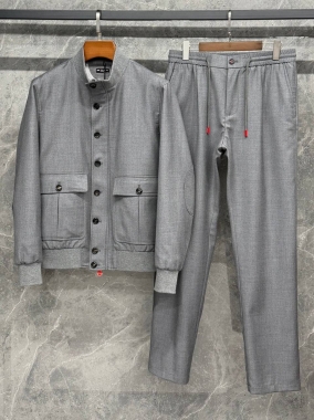 Костюм мужской