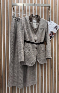 Костюм женский