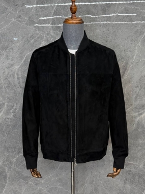 Замшевый бомбер