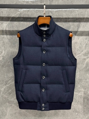  Жилет 