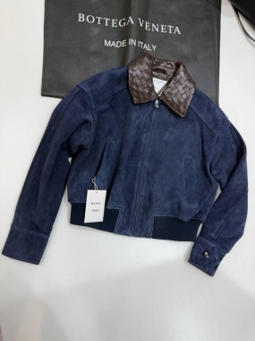 Замшевый бомбер 