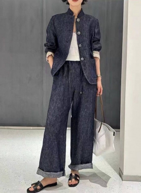 Костюм женский