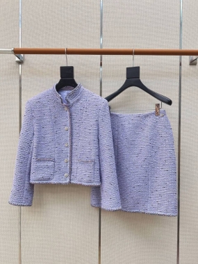 Костюм женский