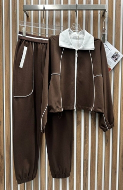 Костюм спортивный