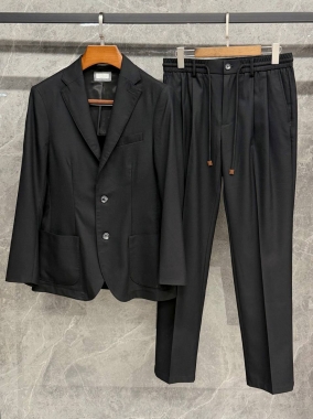 Костюм мужской