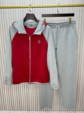 Костюм спортивный