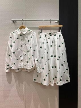 Костюм женский