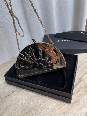 Вечерняя сумочка Chanel Elevator Minaudiеre коллекция 2026 