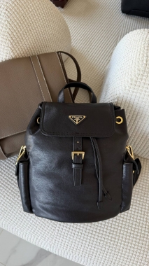 Рюкзак Prada Explore из кожи Napp