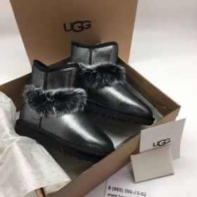 UGG 