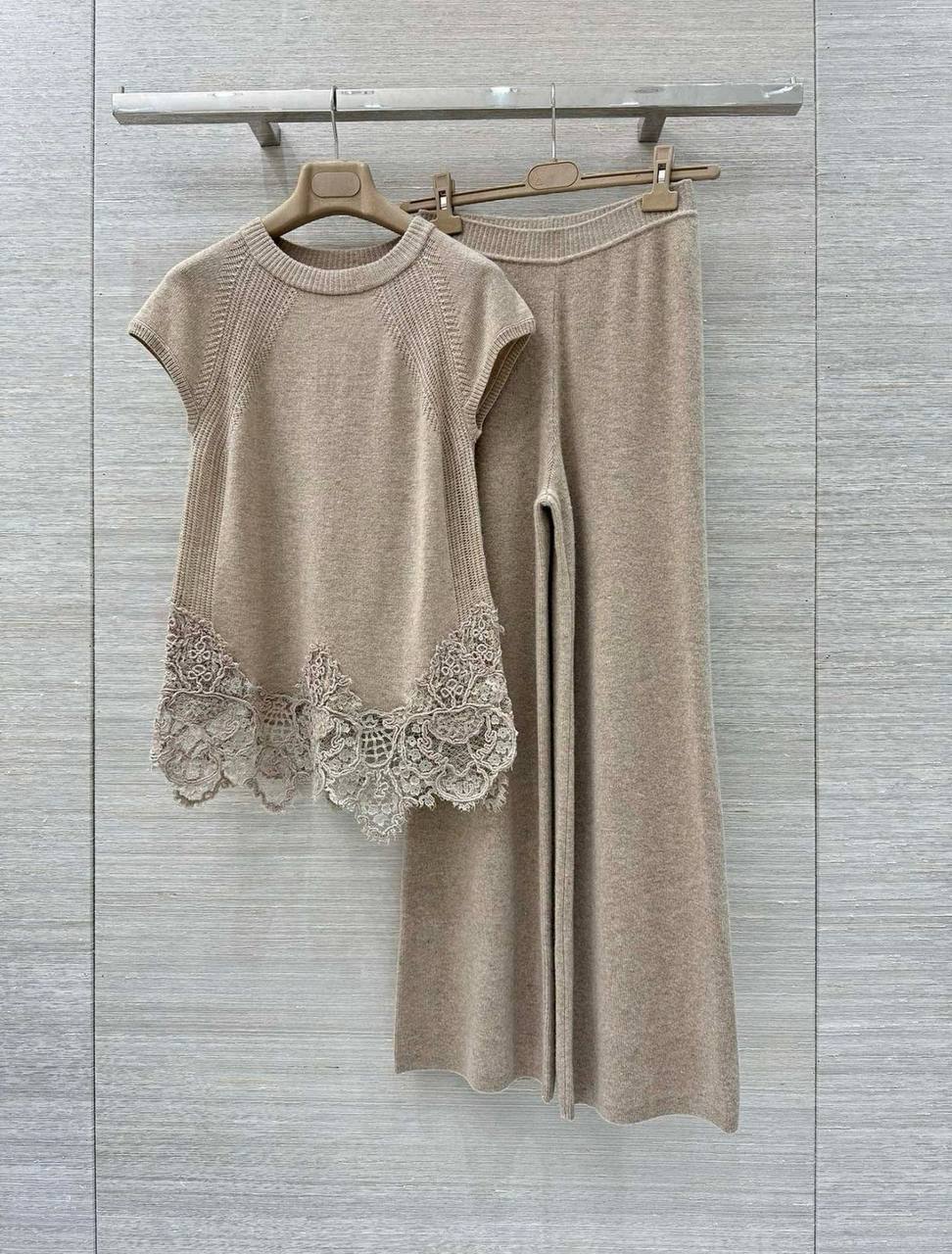 Костюм женский Ermanno Scervino Артикул BMS-149595 Костюм женский Ermanno Scervino Артикул BMS-149595