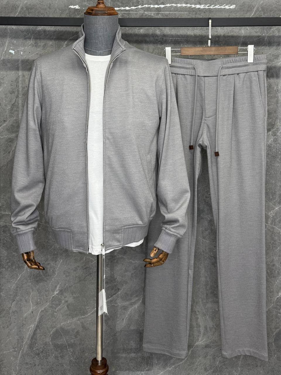Костюм спортивный Brunello Cucinelli Артикул BMS-149720 Костюм спортивный Brunello Cucinelli Артикул BMS-149720