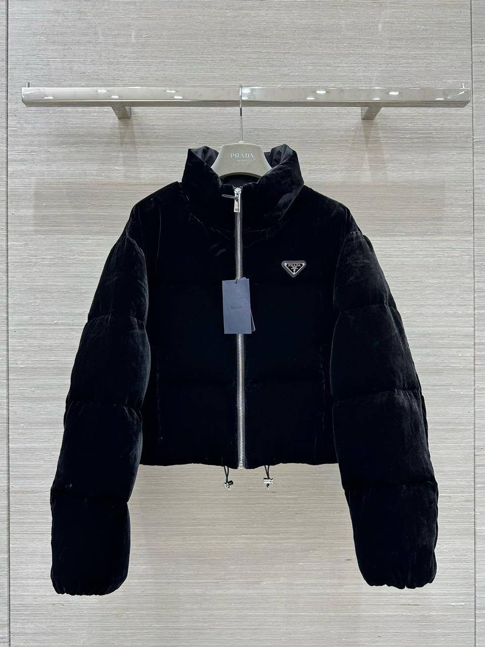 Пуховик Prada Артикул BMS-149867 Пуховик Prada Артикул BMS-149867