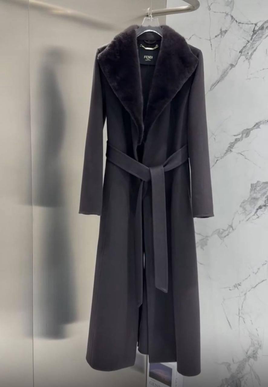 Пальто Fendi Артикул BMS-150459 Пальто Fendi Артикул BMS-150459