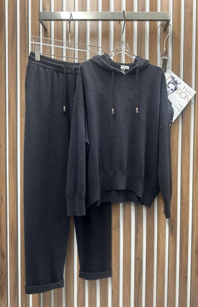 Костюм спортивный Brunello Cucinelli Артикул BMS-150567 Костюм спортивный Brunello Cucinelli Артикул BMS-150567