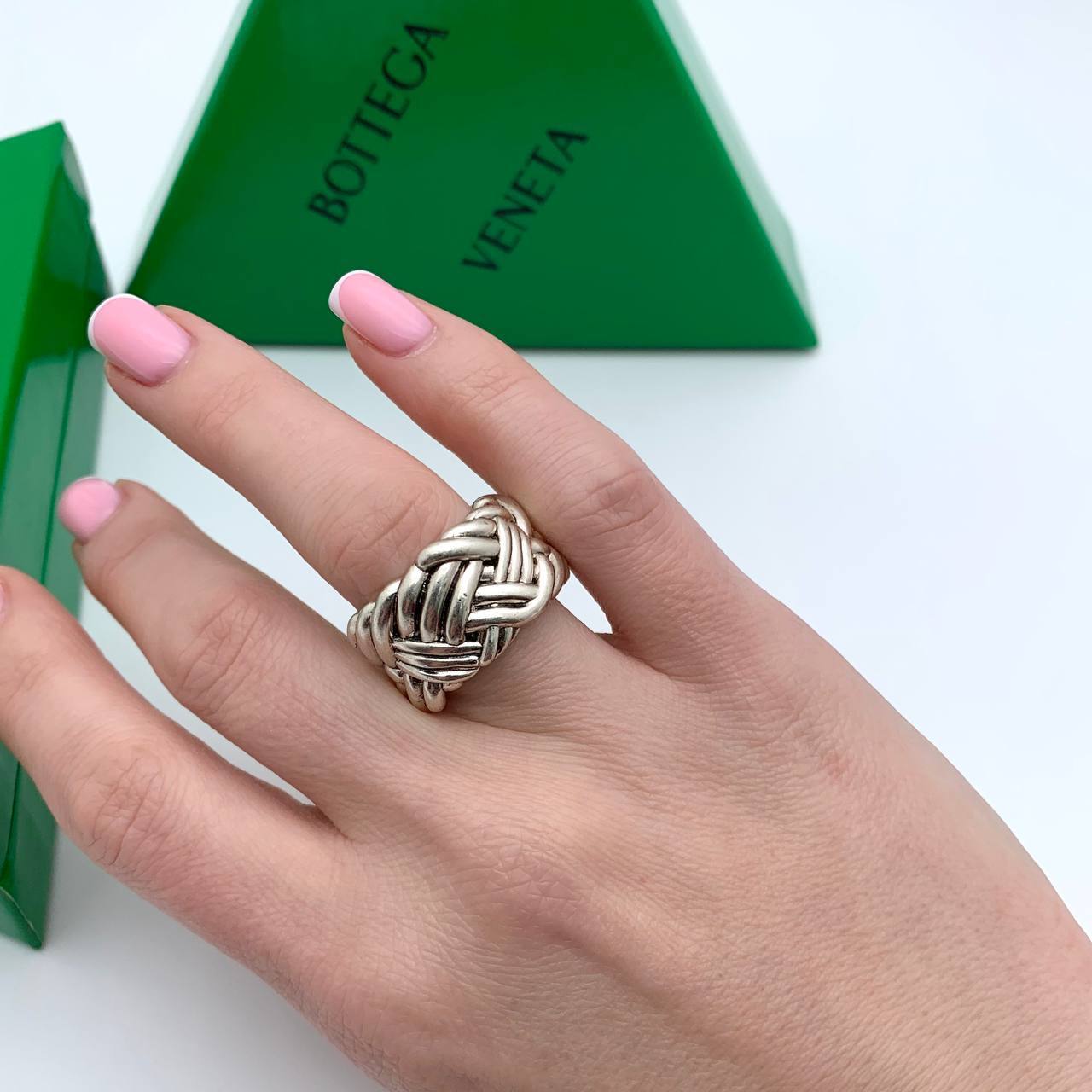 Кольцо Bottega Veneta Артикул BMS-150660 Кольцо Bottega Veneta Артикул BMS-150660